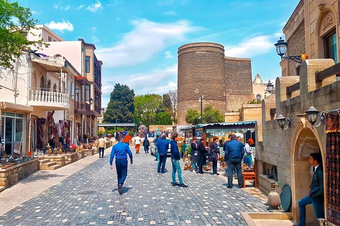 Baku Walking Tour (Old City) - Monument to Lovers and Cats: A Break That Isn’t Just Cute