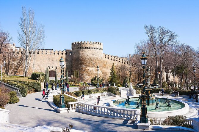 Baku Walking Tour (Old City) - Getting Oriented Inside the Walls: City Walls and the Shape of the Past