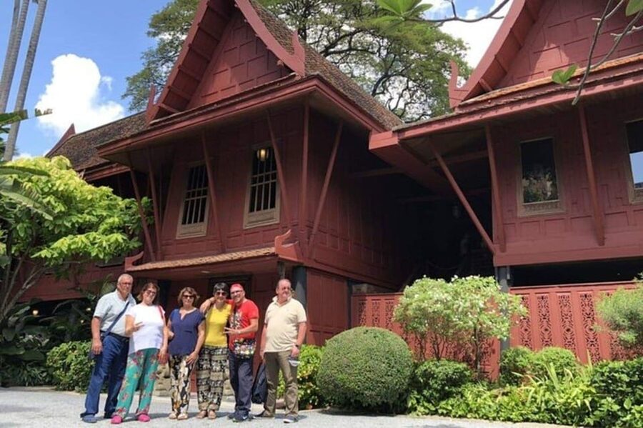 Bangkok: City Highlights and Landmarks Private Walking Tour - Thong Lo: Modern Bangkok With Restaurants, Bars, and Clubs