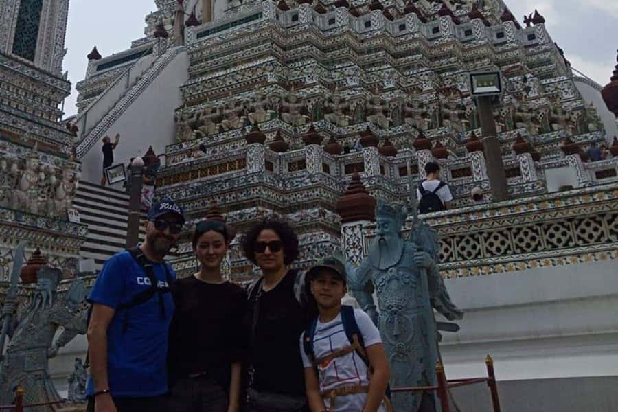 Bangkok: City Highlights and Landmarks Private Walking Tour - Chinatown Walking: Souvenirs, Side Streets, and Real Meal Planning