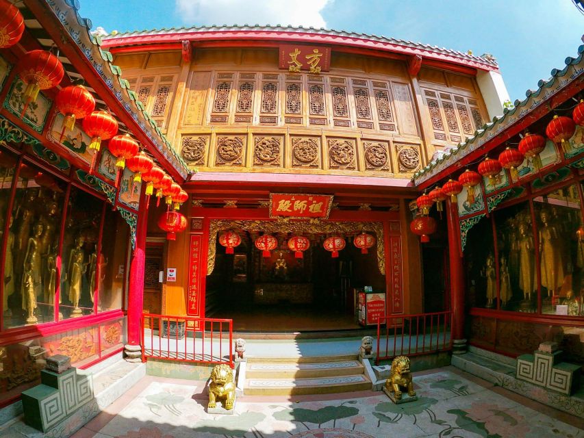 Bangkok: Discover a Taste of Chinatown – 2 Hr Walking Tour - Yaowarat at night: the kind of Bangkok you taste first
