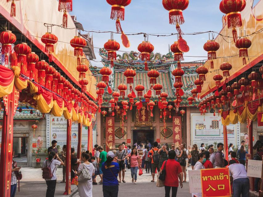 Bangkok: Discover a Taste of Chinatown – 2 Hr Walking Tour - The big food anchors: Guay Jub Ouan Pochana and Pa Tong Go Savoey