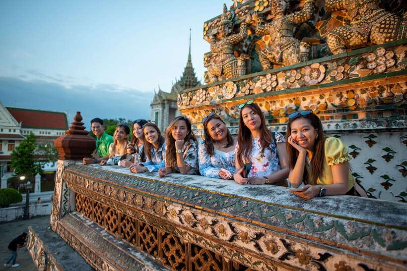 Bangkok: Wat Pho and Wat Arun Guided Walking Tour - Wat Arun (about 1.5 hours): the white chedi covered in mosaic work