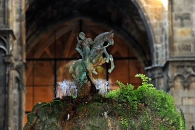 Barcelona 2-Hour Gothic Walking Tour - Two hours in Barri Gòtic: Roman traces to Gothic grandeur