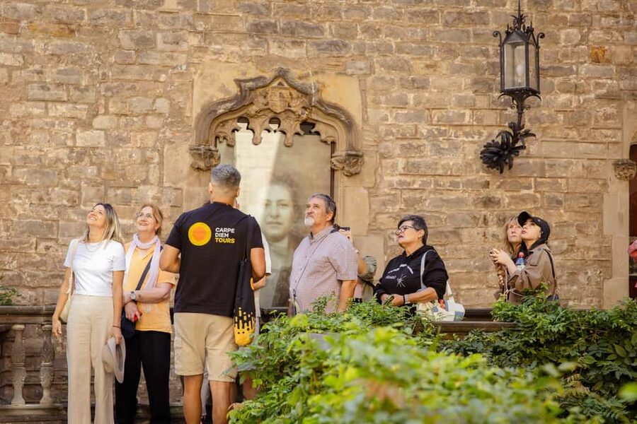 Barcelona: City Walking Tour with a Local Guide - Key highlights