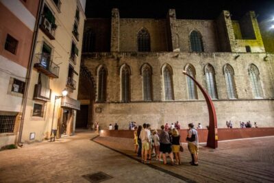 Barcelona: Dark History Night Walking Tour - Arc de Triomf meeting point and how the 2 hours pan out