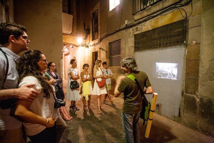 Barcelona: Dark History Night Walking Tour - Elena, Sara, Noah, and Ross: why the guide style matters