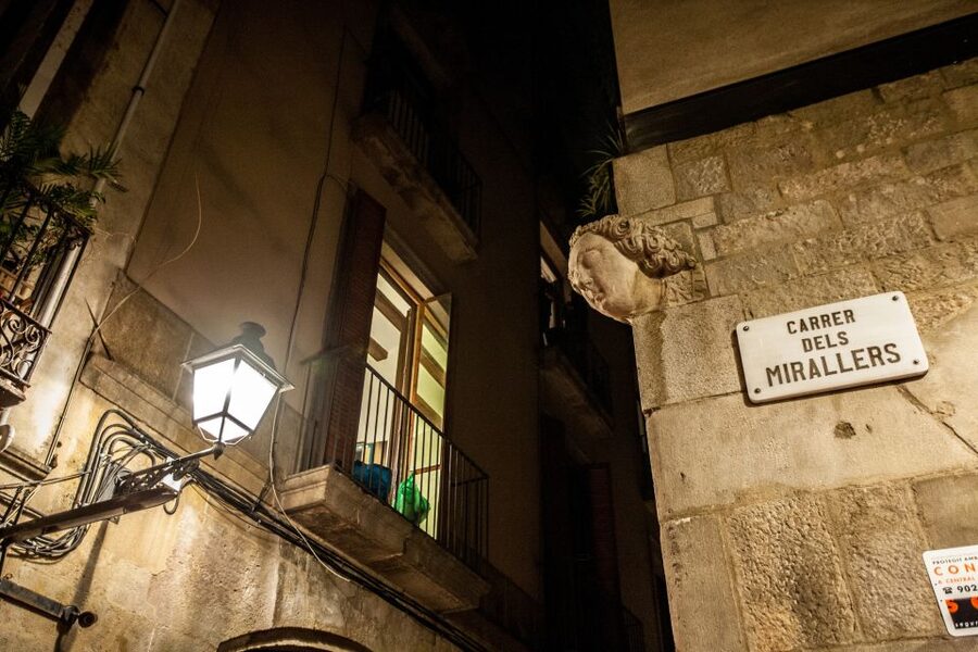 Barcelona: Dark History Night Walking Tour - Weather, comfort, and who this tour fits best