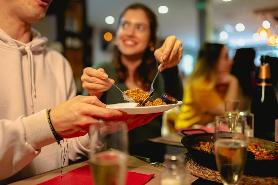 Barcelona: El Born Food Walking Tour with Tapas and Drinks - The sights you’ll pass: Roman traces to Santa Maria del Mar