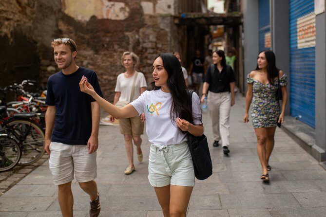 Barcelona Gems, 10+ Sights Immersive Walking Tour - Pont del Bisbe: architecture plus the legend of a cursed bridge