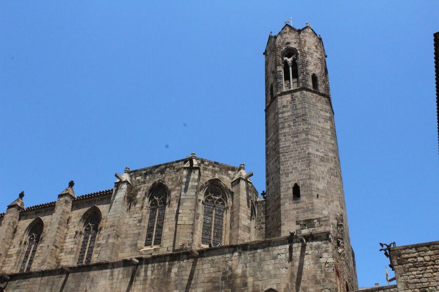 Barcelona: Gothic Quarter Walking Tour - Price and logistics: is $212 per group good value?
