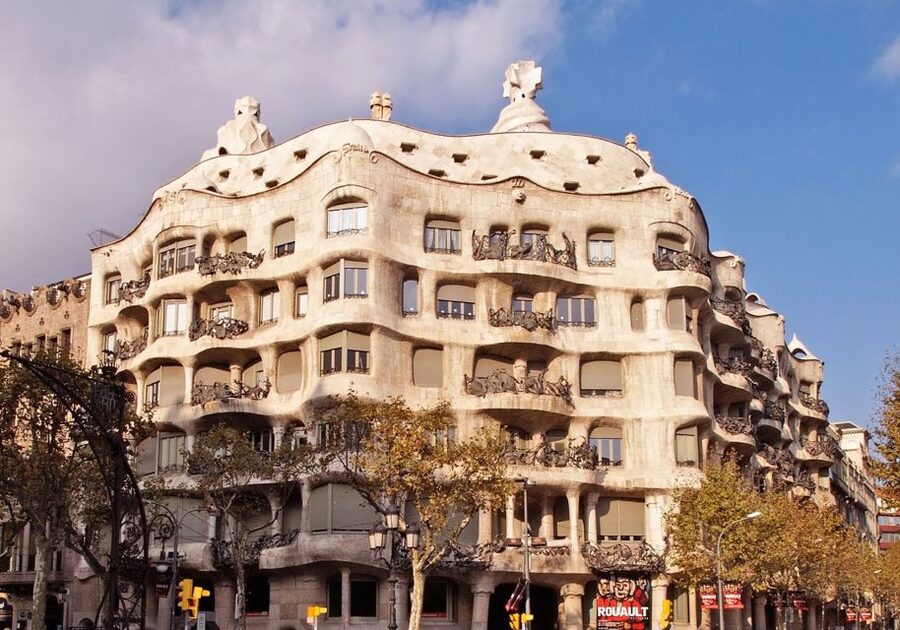 Barcelona: Helicopter Flight, Boat Ride, and Walking Tour - Price and Value: Is $170 Really Fair?