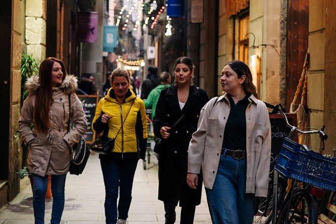 Barcelona in 2 Hours: Guided Walk Through History and Sights - Casa de l’Ardiaca: Roman water lines inside a tiny Gothic-Renaissance mix