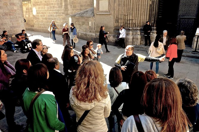Barcelona Old Town & Gothic Quarter Small Group Tour - Pace, walking style, and what to bring