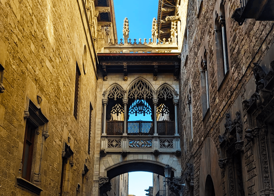 Barcelona: Old Town Private Walking Tour of Past and Present - Why this Barcelona Old Town route feels efficient (and fun)