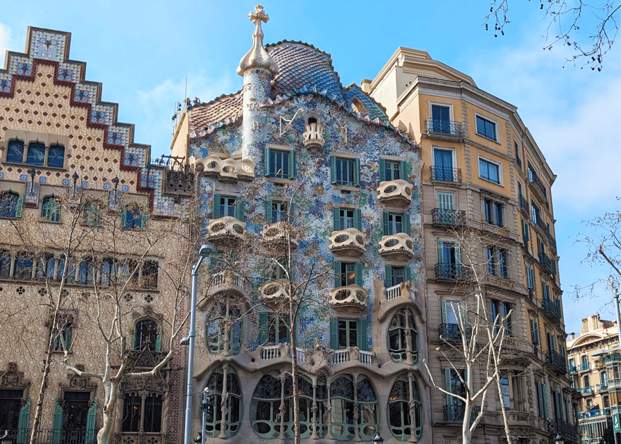 Barcelona: Old Town Private Walking Tour of Past and Present - Gothic Quarter: Plaza San Jaume to Temple of Augustus