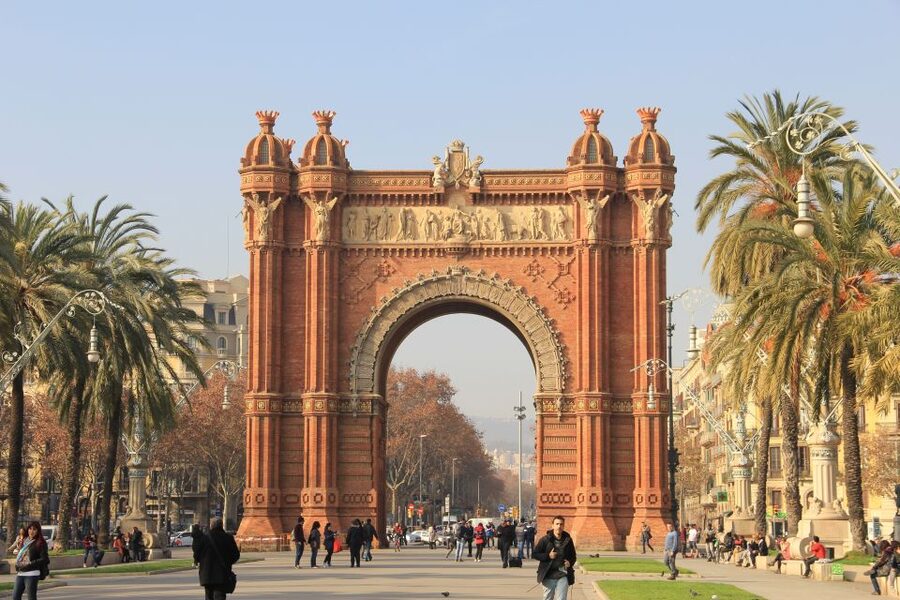 Barcelona: Private Walking Tour with a Local - Photo Stops That Feel Useful, Not Random