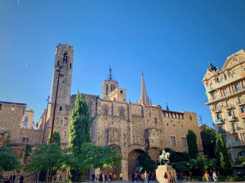 Barcelona: Ramblas, Old Town & Gaudí Houses Walking Tour - Placa Reial and La Rambla: the shift toward public life and people-watching