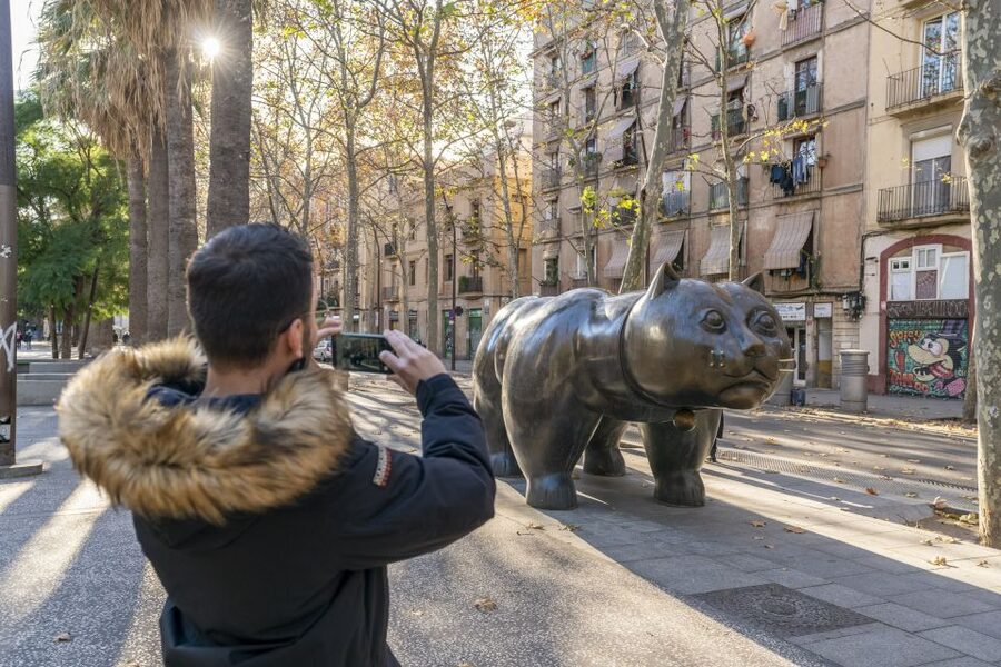 Barcelona: Walking tour with Montjuic Castle & Cable Car - Should You Book This Walk-and-Montjuïc Combo?