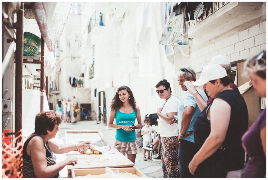 Bari: Guided Walking Tour - San Nicola’s Basilica and crypt: why this stop matters in Bari vecchia