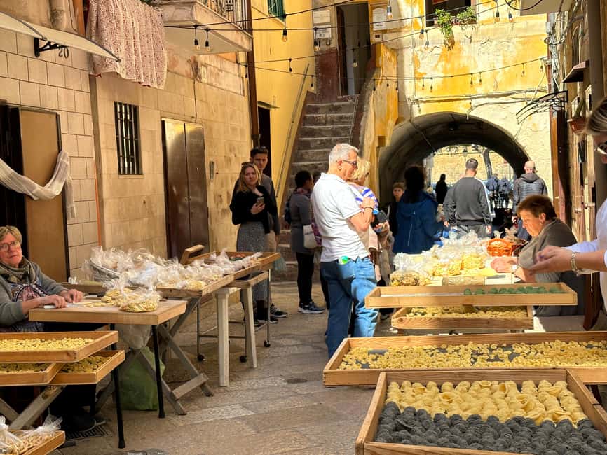 Bari: Pasta Experience Walking Tour - Inside the nonna’s house: shaping orecchiette by hand