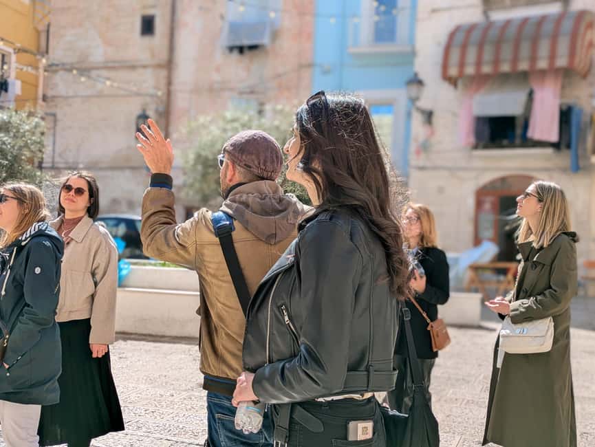 Bari: Street Food Walking Tour with Wine Tasting - Basilica di San Nicola and Castello Svevo: the outside views that still count
