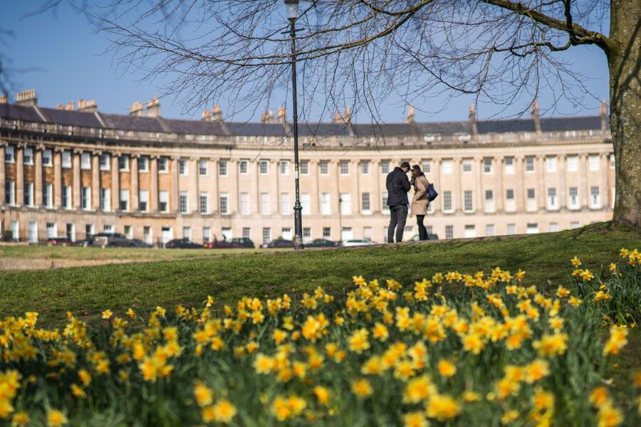 Bath: Bridgerton Filming Locations Walking Tour with Music - Why Bridgerton and Bath click so well
