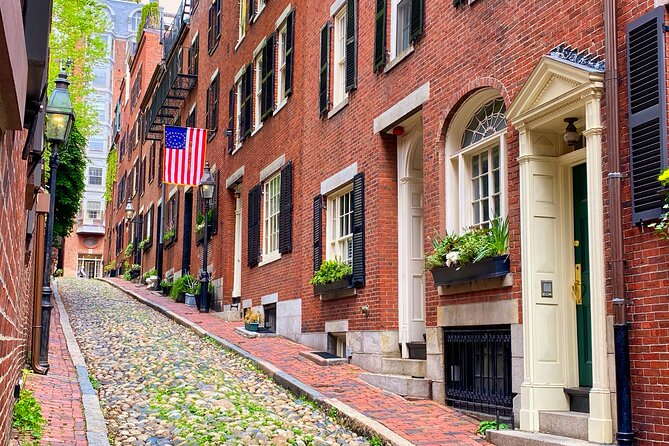 Beacon Hill Boston History + Photo Walking Tour (SMALL Group) - Boston Common (founded 1630): why your photos need a change of pace