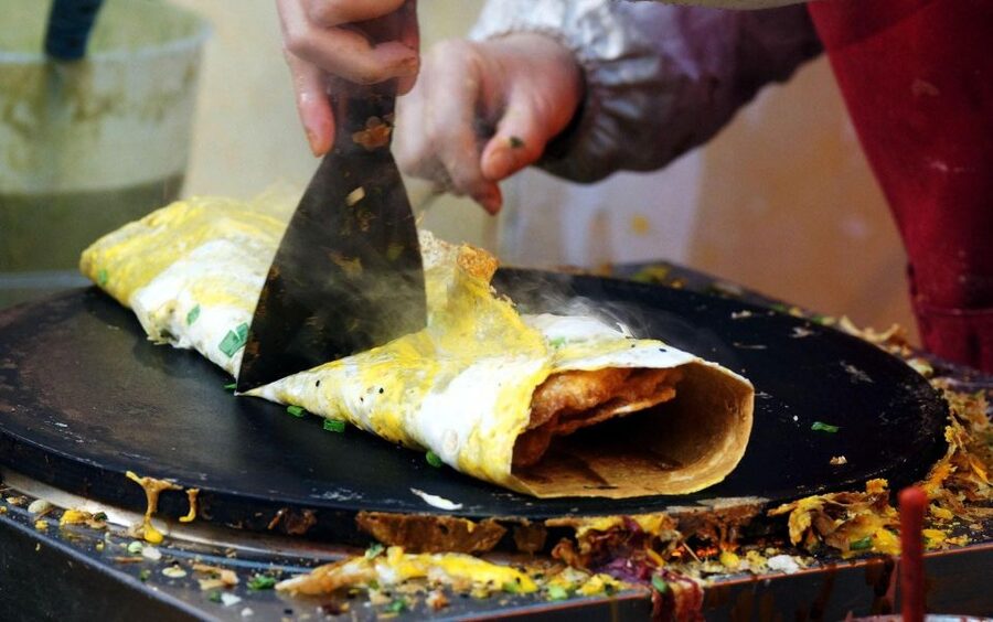 Beijing: Hutong Culinary Walking Tour with 15+ Tastings - Sesame Cakes, Ma Hua, and Jingwei-Style Snack Basics