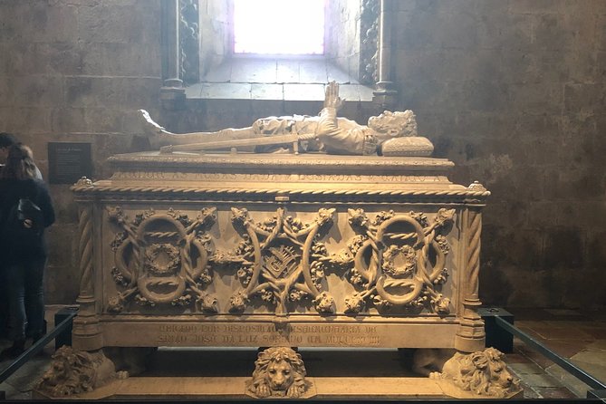 Belem and Jeronimos Monastery Guided Small Group Walking Tour - Jerónimos Monastery: church exterior first, then a full cloister guided visit