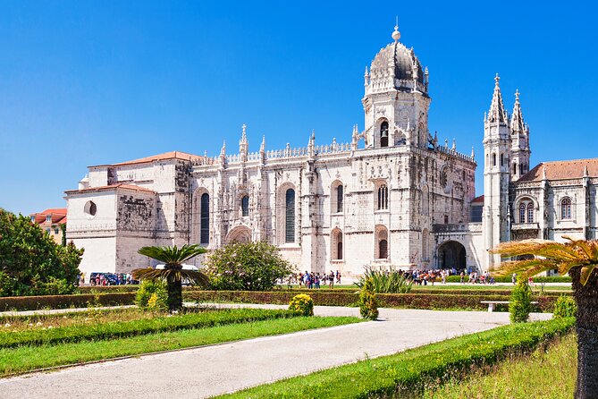 Belem Walking Tour with Pastéis Tasting and Jerónimos Monastery - Rua Praia do Bom Sucesso: A Short Detour Into Real Belém Life