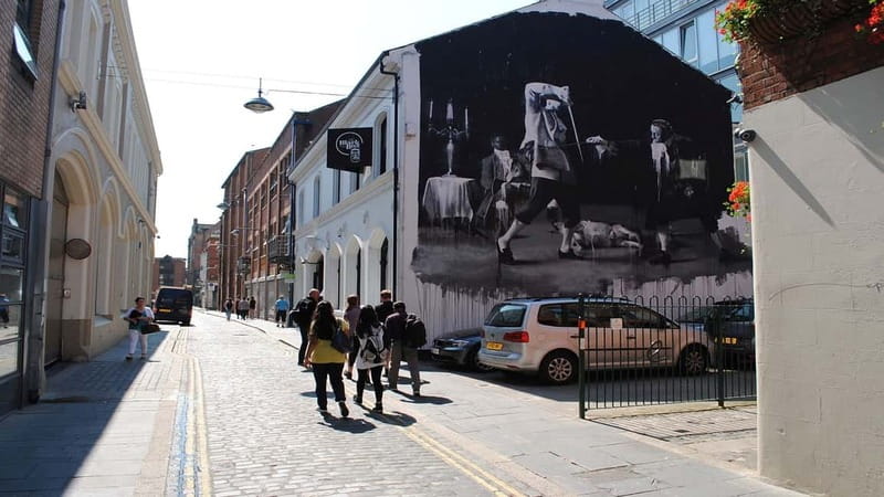 Belfast: Best of Belfast History, Culture & Art Walking Tour - Titanic and the Troubles: context without turning the walk heavy