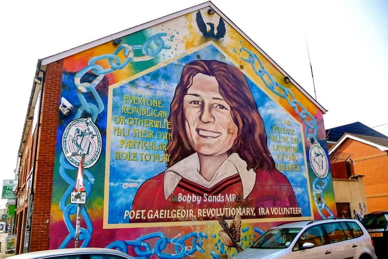 Belfast: Political Conflict 3-Hour Walking Tour - Passing through the electronically controlled gates to Shankill Road
