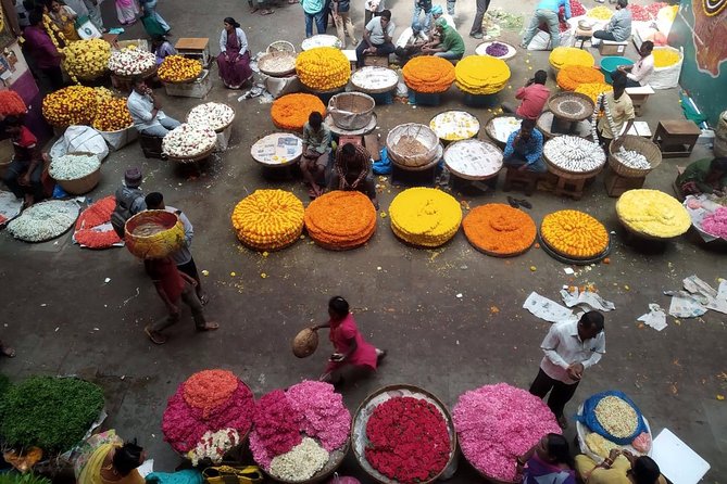 Bengaluru Pete City Market Half-Day Walking Tour - Silk weaving and jewelry-making: watching craft work in motion