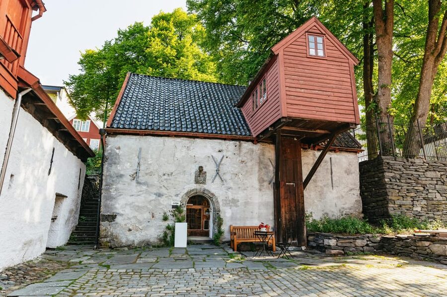 Bergen: Past & Present Small Group Guided Walking Tour - The Second Half: What Life in Bergen Looks Like Now
