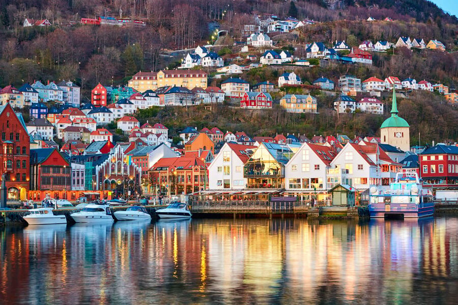 Bergen: Sightseeing Walking Tour with Ferry Ride - Why this Bergen walking tour feels like the best first-day move