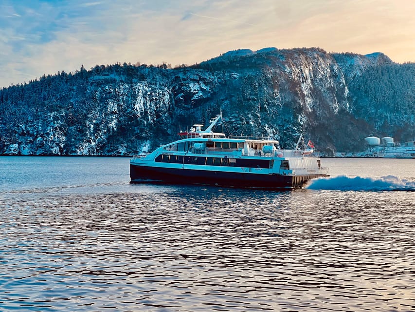 Bergen: Sightseeing Walking Tour with Ferry Ride - Øvregaten streets: small walk, big sense of place