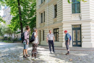 Berlin: 2.5-Hour Walking Tour through Kreuzberg 61 - Starting at Platz der Luftbrücke or Mehringdamm 129: choose the vibe