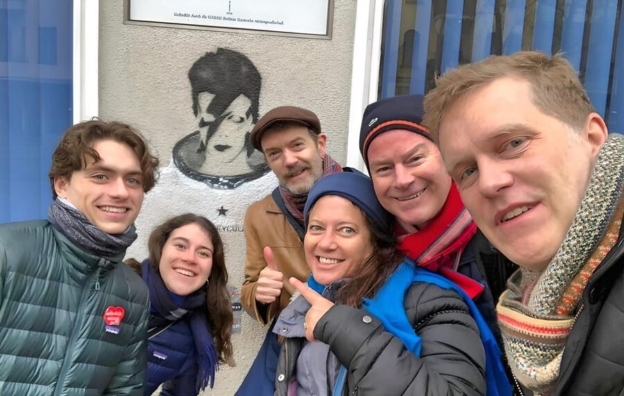 Berlin: David Bowie & 1970s Berlin Guided Walking Tour - Meet at Ständige Vertretung, then start where Bowie crossed the city