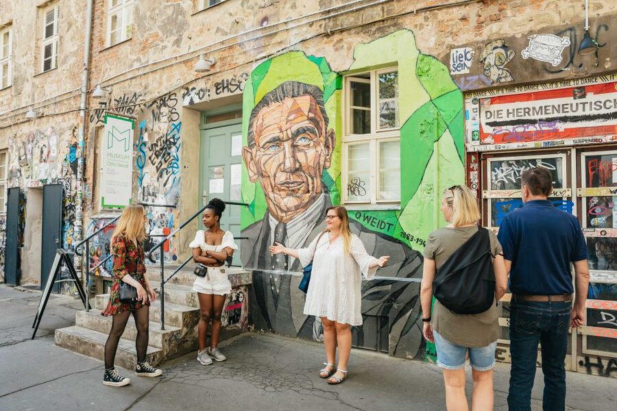 Berlin: Hidden Backyards Guided Walking Tour - Hackesche Höfe, Rosenhöfe, Sophienkirche, and Auguststraße