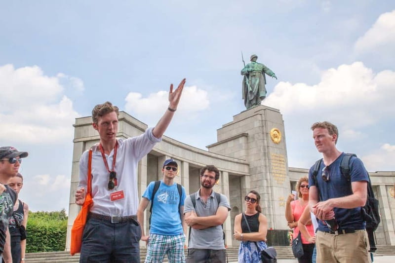 Berlin: History of the Third Reich Guided Walking Tour - Meeting by Brandenburg Gate: easy start, clear team look