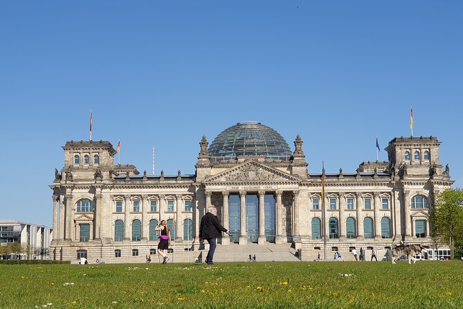 Berlin History Walking Tour with a French-Speaking Guide - Unter den Linden: Reading the City’s “War Wounds”