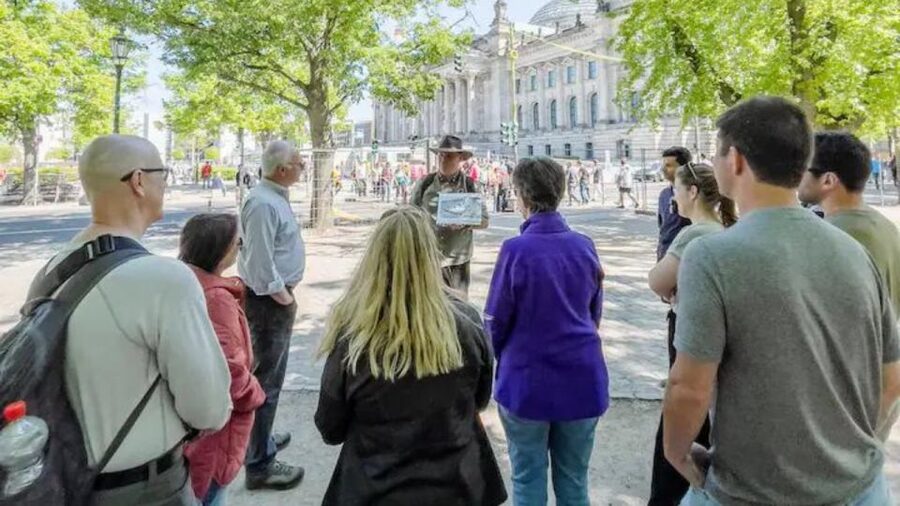 Berlin: Hitler's Berlin The Rise & Fall Guided Walking Tour - Sinti and Roma memorials: learning to look without rushing