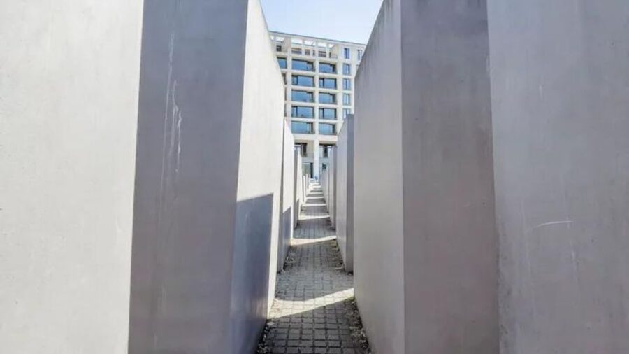 Berlin: Hitler's Berlin The Rise & Fall Guided Walking Tour - Johann Georg Elser memorial: resistance in the margins