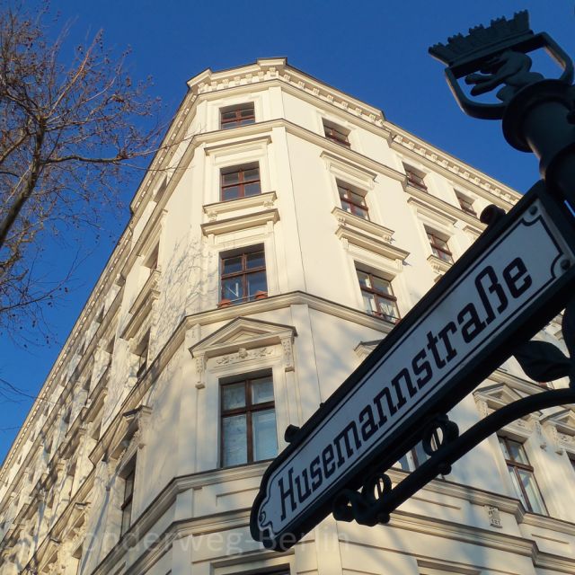 Berlin: Prenzlauer Berg District Guided Walking Tour - Jewish Cemetery on Schönhauser Allee: Quiet Place, Heavy Meaning