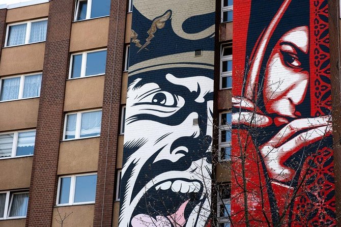 Berlin Street Art Walking Tour - Off The Grid - The gallery stop: commissioned urban art you can compare