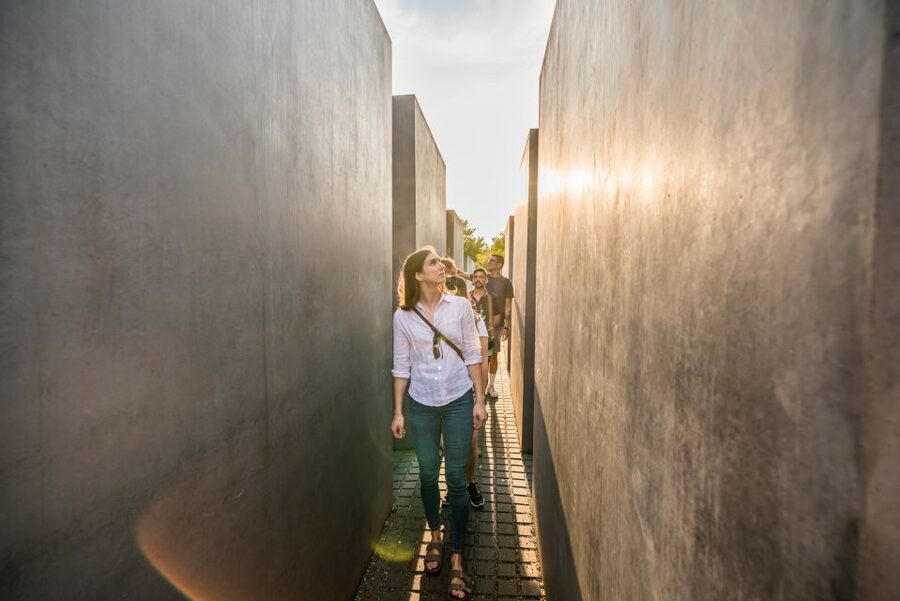 Berlin: Third Reich and Cold War 2 Hour Walking Tour - Tiergarten Soviet War Memorial: tanks and the cost of the Battle of Berlin