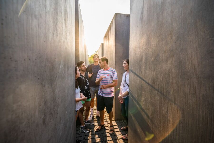 Berlin: Third Reich and Cold War 2 Hour Walking Tour - Detlev-Rohwedder-Haus: a quick “between-regimes” stop you’ll understand on the walk