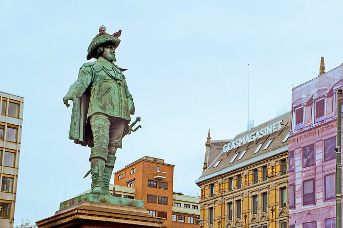 Best of Oslo Guided Walking Tour - Royal Palace and Karl Johans gate: monarchy meets the street