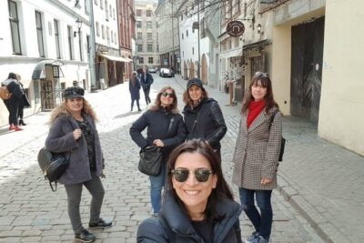 Best of Riga Walking Tour - Highlights and Hidden Gems - Vecriga Old Town: Three Brothers and the House of Blackheads